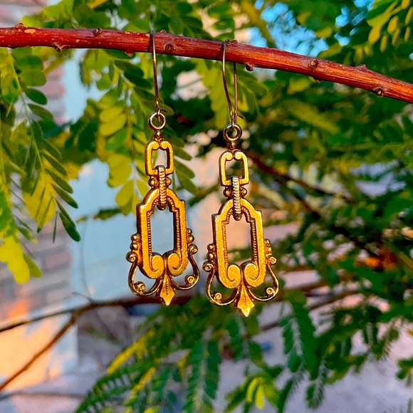 VNTG Shiny Dangle Earrings - Picture 3 of 3